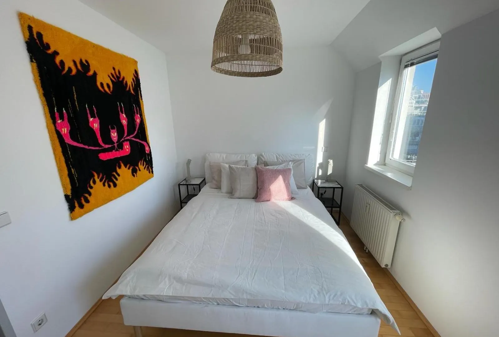 Apartment Traumwohnung Mit Balkon Im 17 Bezirk Vienna