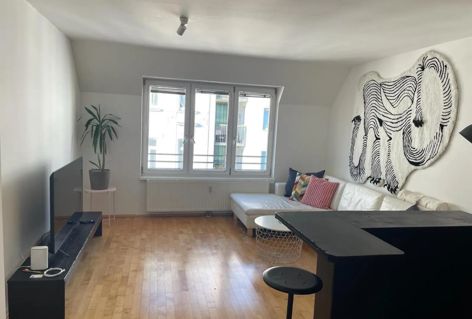 Apartment Traumwohnung Mit Balkon Im 17 Bezirk Vienna