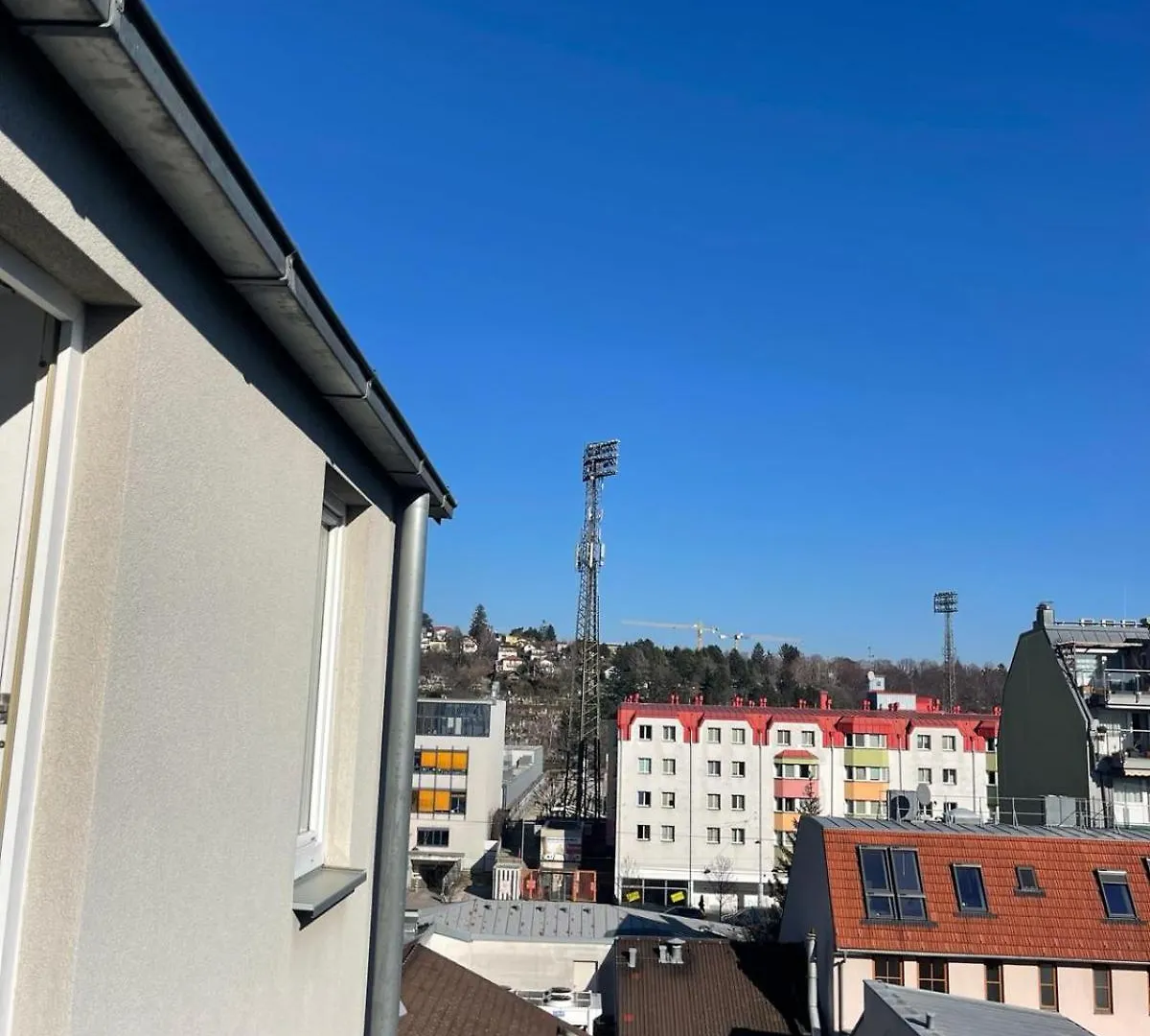 Traumwohnung Mit Balkon Im 17 Bezirk Vienna